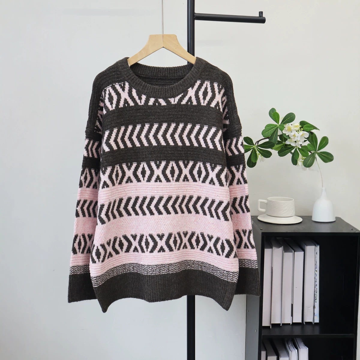Round neck sequined loose sweater for women